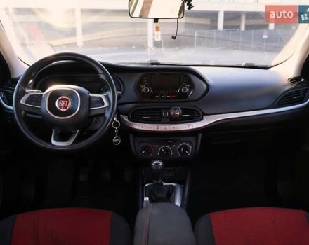 Фіат Тіпо 2020 у Києві на Automoto.ua Червоний Фіат Тіпо, об'ємом двигуна 1.37 л та пробігом 103 тис. км за 10500 $, фото 6 на Automoto.ua