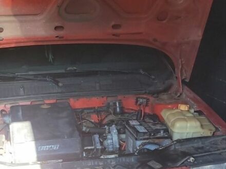 Червоний Фіат Тіпо, об'ємом двигуна 0 л та пробігом 200 тис. км за 600 $, фото 1 на Automoto.ua