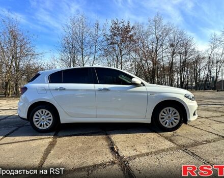 Фиат Типо, объемом двигателя 1.4 л и пробегом 28 тыс. км за 10500 $, фото 1 на Automoto.ua