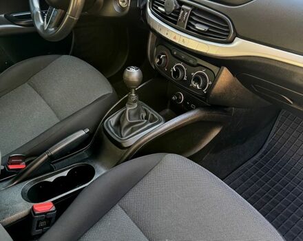 Фиат Типо, объемом двигателя 1.4 л и пробегом 28 тыс. км за 10500 $, фото 3 на Automoto.ua