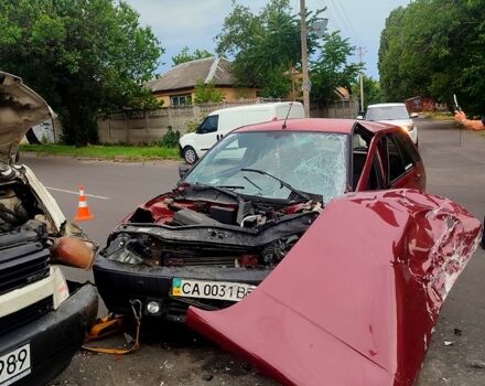 Фіат Тіпо, об'ємом двигуна 1.6 л та пробігом 215 тис. км за 500 $, фото 1 на Automoto.ua