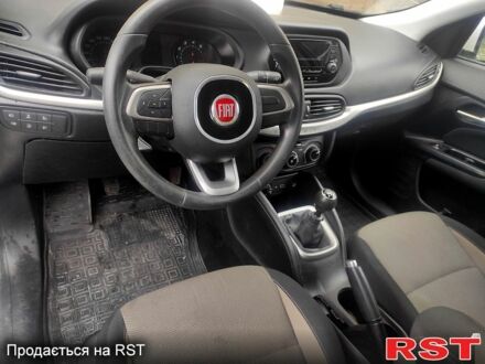 Фиат Типо, объемом двигателя 1.4 л и пробегом 83 тыс. км за 11500 $, фото 1 на Automoto.ua