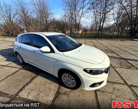 Фиат Типо, объемом двигателя 1.4 л и пробегом 28 тыс. км за 10500 $, фото 1 на Automoto.ua