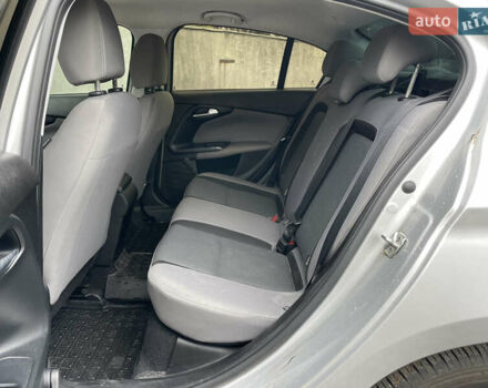 Сірий Фіат Тіпо, об'ємом двигуна 1.6 л та пробігом 155 тис. км за 8290 $, фото 12 на Automoto.ua