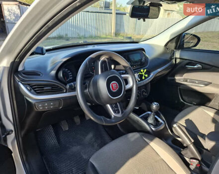 Серый Фиат Типо, объемом двигателя 1.37 л и пробегом 40 тыс. км за 9500 $, фото 3 на Automoto.ua