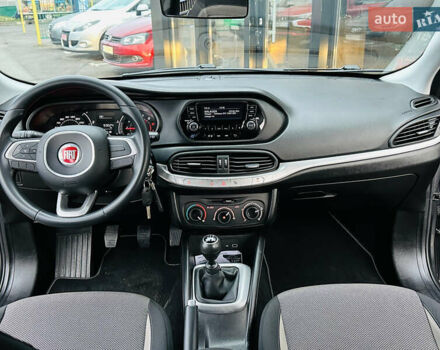 Серый Фиат Типо, объемом двигателя 1.4 л и пробегом 93 тыс. км за 8900 $, фото 19 на Automoto.ua