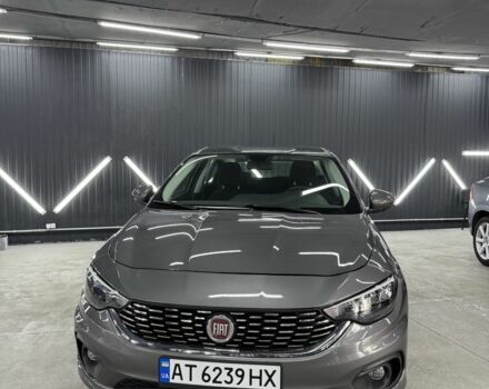 Серый Фиат Типо, объемом двигателя 1.4 л и пробегом 25 тыс. км за 11000 $, фото 2 на Automoto.ua
