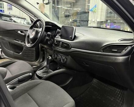 Серый Фиат Типо, объемом двигателя 1.6 л и пробегом 243 тыс. км за 9999 $, фото 5 на Automoto.ua