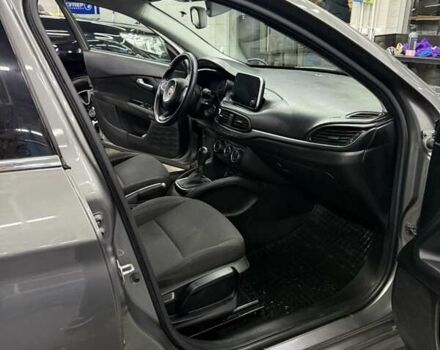 Сірий Фіат Тіпо, об'ємом двигуна 1.6 л та пробігом 243 тис. км за 10999 $, фото 8 на Automoto.ua