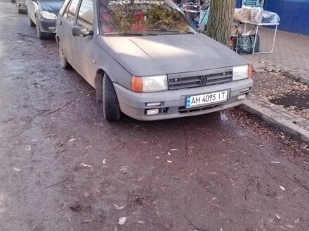 Серый Фиат Типо, объемом двигателя 1.4 л и пробегом 300 тыс. км за 650 $, фото 1 на Automoto.ua