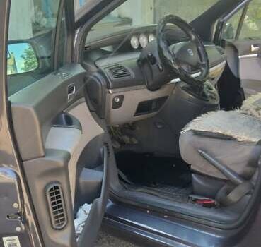 Серый Фиат Улиси, объемом двигателя 2.2 л и пробегом 320 тыс. км за 4000 $, фото 6 на Automoto.ua