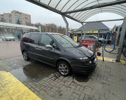 Серый Фиат Улиси, объемом двигателя 2.18 л и пробегом 260 тыс. км за 5900 $, фото 3 на Automoto.ua