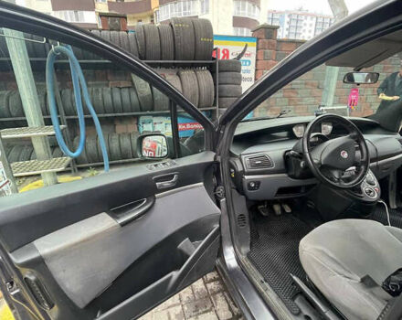 Серый Фиат Улиси, объемом двигателя 2.18 л и пробегом 260 тыс. км за 5900 $, фото 19 на Automoto.ua