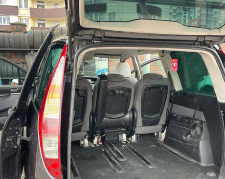 Серый Фиат Улиси, объемом двигателя 2.18 л и пробегом 260 тыс. км за 5900 $, фото 32 на Automoto.ua