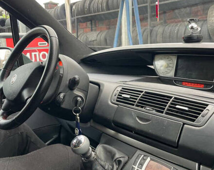 Серый Фиат Улиси, объемом двигателя 2.18 л и пробегом 260 тыс. км за 5900 $, фото 8 на Automoto.ua