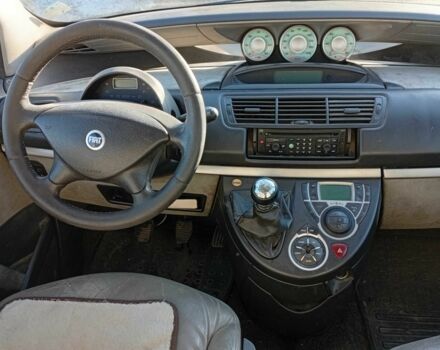 Серый Фиат Улиси, объемом двигателя 2 л и пробегом 332 тыс. км за 2583 $, фото 1 на Automoto.ua