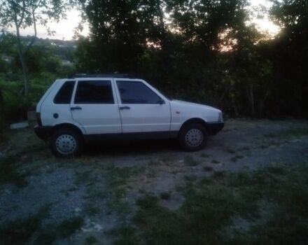 Белый Фиат Уно, объемом двигателя 1 л и пробегом 277 тыс. км за 1041 $, фото 5 на Automoto.ua