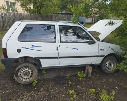 Белый Фиат Уно, объемом двигателя 1 л и пробегом 2 тыс. км за 338 $, фото 2 на Automoto.ua