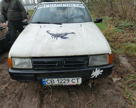 Белый Фиат Уно, объемом двигателя 1.2 л и пробегом 170 тыс. км за 260 $, фото 1 на Automoto.ua