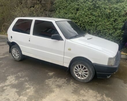 Белый Фиат Уно, объемом двигателя 1.3 л и пробегом 255 тыс. км за 1020 $, фото 3 на Automoto.ua