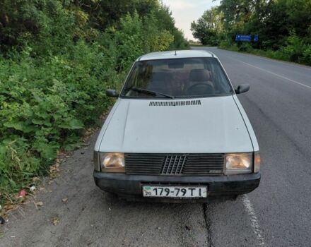 Белый Фиат Уно, объемом двигателя 0 л и пробегом 300 тыс. км за 1200 $, фото 1 на Automoto.ua