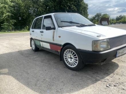Фиат Уно 1988 в Фастове на Automoto.ua Белый Фиат Уно, объемом двигателя 1.1 л и пробегом 300 тыс. км за 1100 $, фото 1 на Automoto.ua