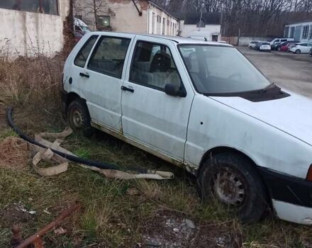 Белый Фиат Уно, объемом двигателя 1.7 л и пробегом 180 тыс. км за 300 $, фото 1 на Automoto.ua