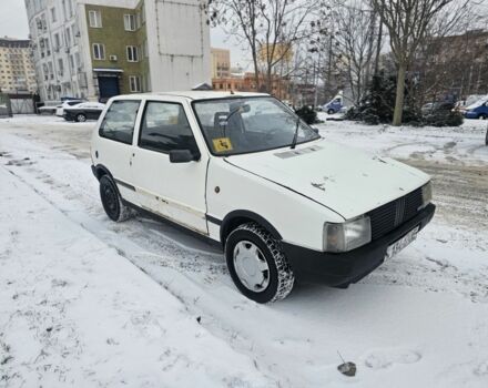 Белый Фиат Уно, объемом двигателя 1.1 л и пробегом 212 тыс. км за 500 $, фото 1 на Automoto.ua