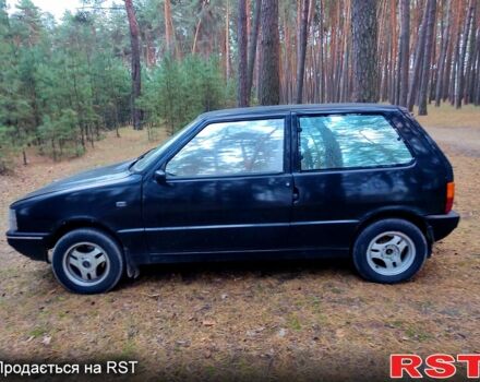 Черный Фиат Уно, объемом двигателя 10 л и пробегом 368 тыс. км за 1250 $, фото 3 на Automoto.ua