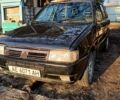 Черный Фиат Уно, объемом двигателя 1.6 л и пробегом 200 тыс. км за 677 $, фото 1 на Automoto.ua