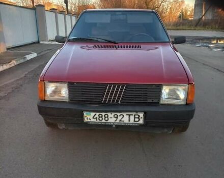 Красный Фиат Уно, объемом двигателя 0 л и пробегом 200 тыс. км за 999 $, фото 1 на Automoto.ua