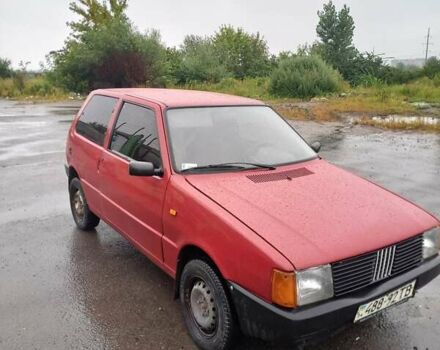 Червоний Фіат Уно, об'ємом двигуна 0 л та пробігом 200 тис. км за 999 $, фото 4 на Automoto.ua