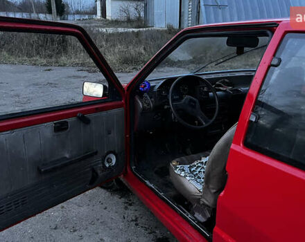 Красный Фиат Уно, объемом двигателя 1.1 л и пробегом 196 тыс. км за 1321 $, фото 6 на Automoto.ua