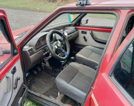 Красный Фиат Уно, объемом двигателя 1 л и пробегом 600 тыс. км за 945 $, фото 5 на Automoto.ua