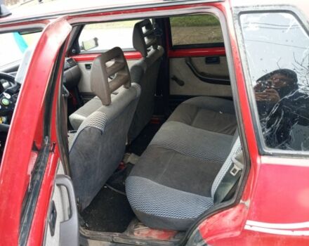 Красный Фиат Уно, объемом двигателя 1 л и пробегом 600 тыс. км за 945 $, фото 6 на Automoto.ua