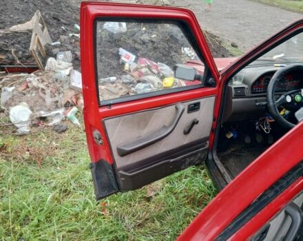 Красный Фиат Уно, объемом двигателя 1 л и пробегом 600 тыс. км за 945 $, фото 7 на Automoto.ua