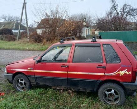 Красный Фиат Уно, объемом двигателя 1 л и пробегом 600 тыс. км за 945 $, фото 4 на Automoto.ua