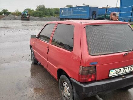 Червоний Фіат Уно, об'ємом двигуна 0 л та пробігом 200 тис. км за 999 $, фото 1 на Automoto.ua