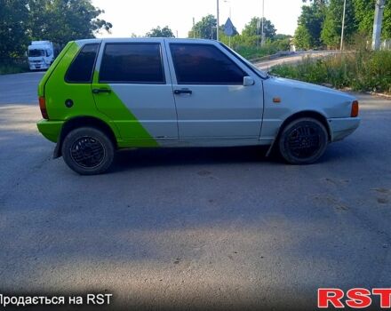 Фиат Уно, объемом двигателя 1.5 л и пробегом 77 тыс. км за 580 $, фото 1 на Automoto.ua