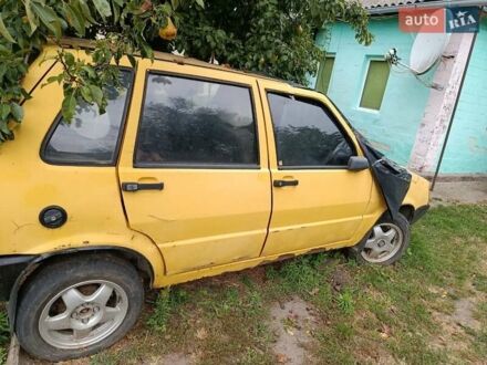 Желтый Фиат Уно, объемом двигателя 0 л и пробегом 130 тыс. км за 364 $, фото 1 на Automoto.ua