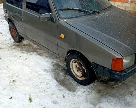 Серый Фиат Уно, объемом двигателя 0.9 л и пробегом 0 тыс. км за 700 $, фото 1 на Automoto.ua
