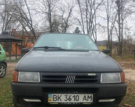 Сірий Фіат Уно, об'ємом двигуна 1.4 л та пробігом 3 тис. км за 596 $, фото 1 на Automoto.ua