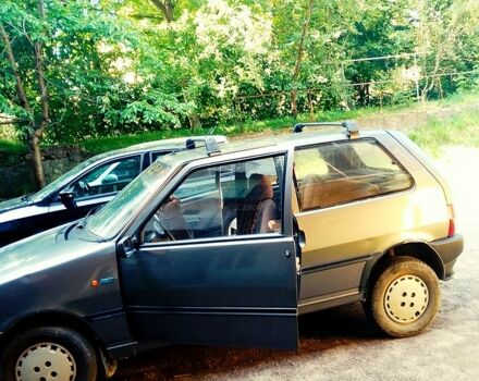 Серый Фиат Уно, объемом двигателя 1.7 л и пробегом 300 тыс. км за 1000 $, фото 1 на Automoto.ua