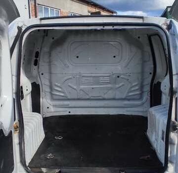 Белый Фиат Fiorino, объемом двигателя 1.2 л и пробегом 357 тыс. км за 3500 $, фото 10 на Automoto.ua