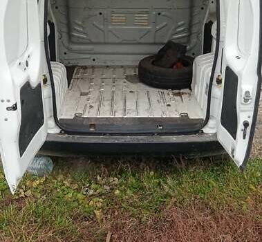 Белый Фиат Fiorino, объемом двигателя 1.37 л и пробегом 179 тыс. км за 5500 $, фото 3 на Automoto.ua