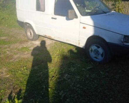 Белый Фиат Fiorino, объемом двигателя 1 л и пробегом 300 тыс. км за 364 $, фото 1 на Automoto.ua