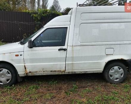 Белый Фиат Fiorino, объемом двигателя 1.37 л и пробегом 378 тыс. км за 1100 $, фото 3 на Automoto.ua