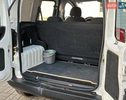 Белый Фиат Fiorino, объемом двигателя 1.3 л и пробегом 90 тыс. км за 9290 $, фото 17 на Automoto.ua