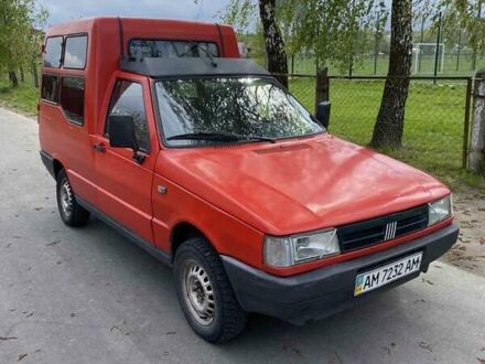 Красный Фиат Fiorino, объемом двигателя 1.1 л и пробегом 300 тыс. км за 1300 $, фото 1 на Automoto.ua