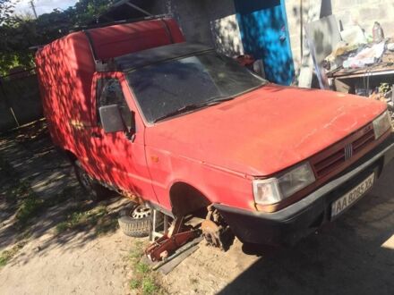 Фіат Fiorino 1993 у Вышгороде на Automoto.ua Червоний Фіат Fiorino, об'ємом двигуна 1.7 л та пробігом 999 тис. км за 650 $, фото 1 на Automoto.ua